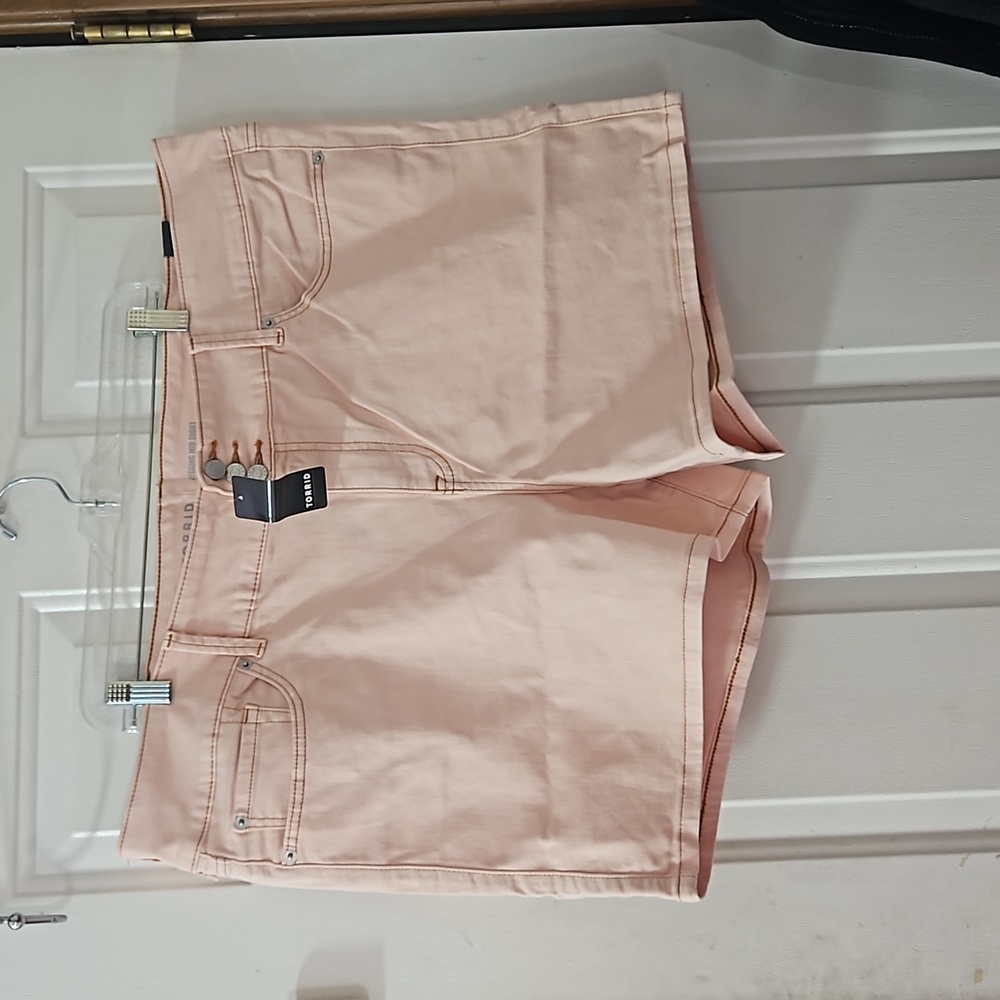 TORRID SUPER SOFT HIGH RISE SHORT: PALE DOGWOOD: NEW WITH TAGS: SIZE 24